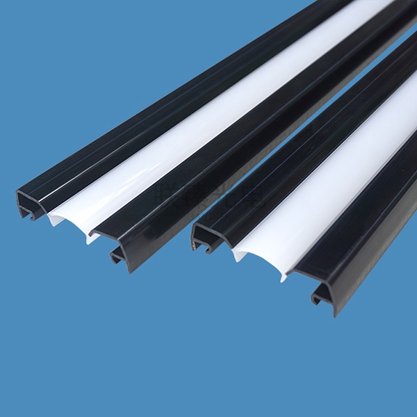 塑膠管：pvc塑膠異型材會出現結晶的原因?